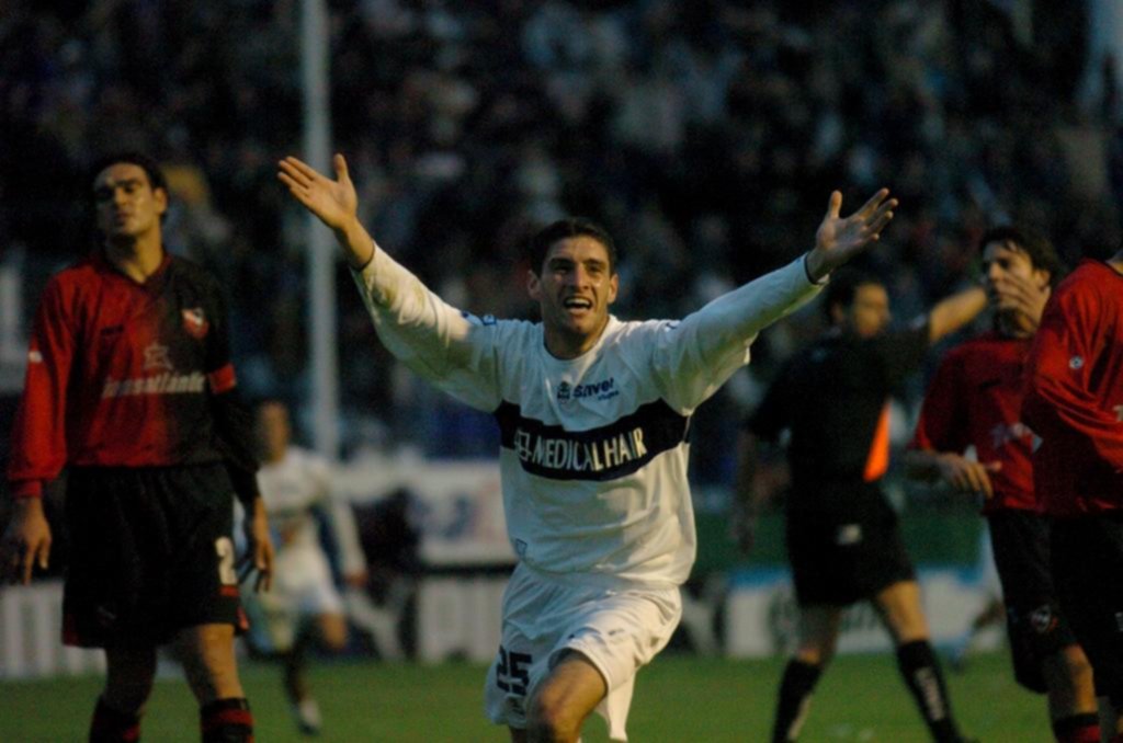 A 16 años de un gol agónico, Lucas Licht volverá a ser titular ante el mismo rival