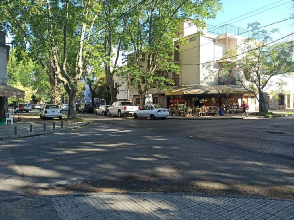 Balearon a un joven para robarle la moto en 14 y 63