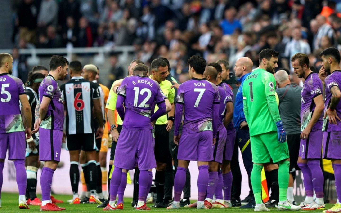 Newcastle - Tottenham suspendido: un hincha salvó su vida de milagro