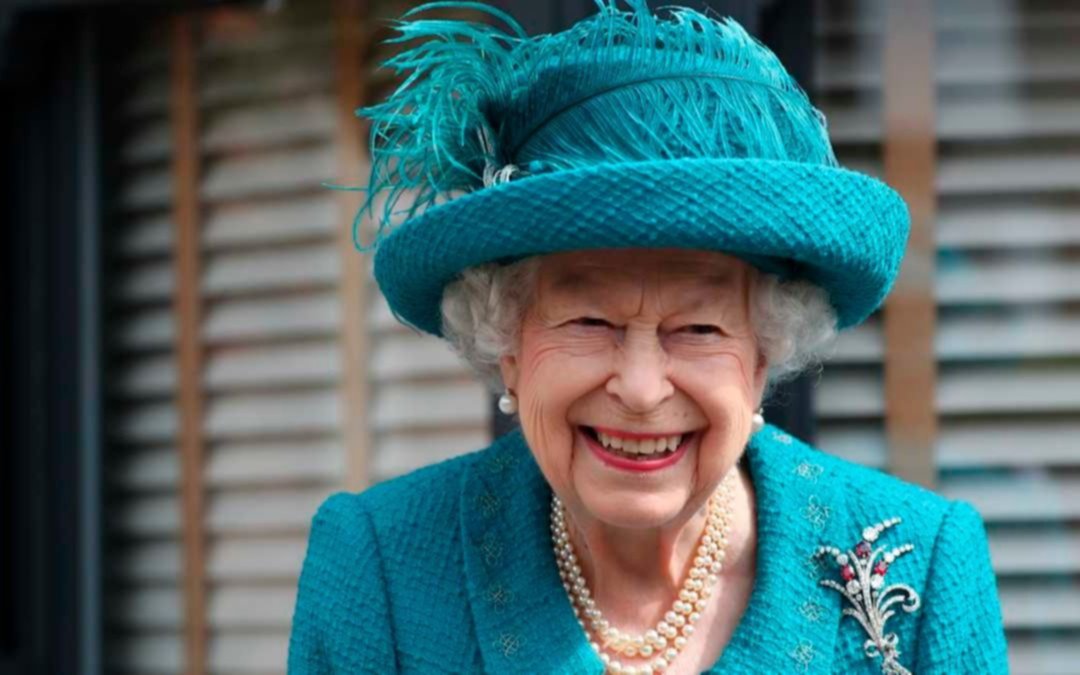 La Reina Isabel II pasó la noche internada: cómo está su salud 