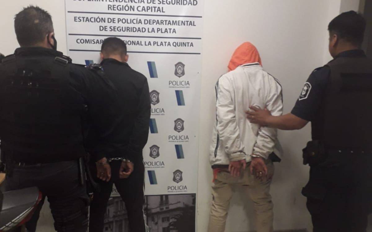 Mala idea: dos bicichorros intentaron asaltar a un policía de civil