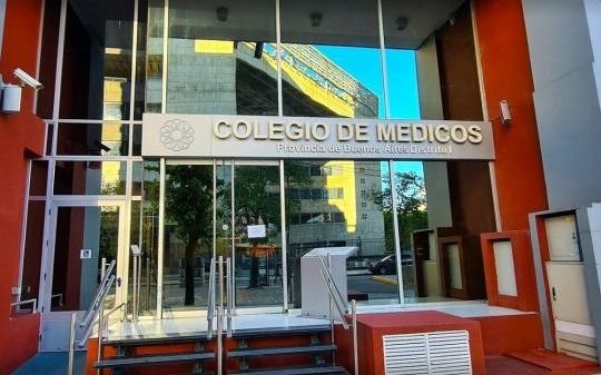 Fuerte crítica del Colegio de Médicos a la política de salud: "¿A dónde piensan llevarnos?" 