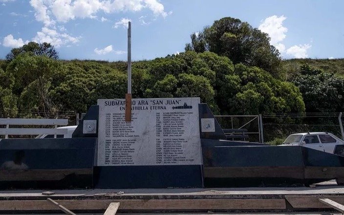 Acto y descubrimiento de mural en Mar del Plata por los tripulantes del ARA San Juan 