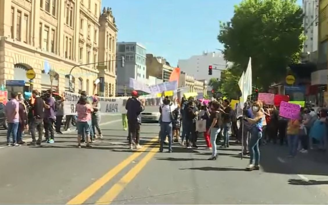 Jornada de protesta en CABA: manteros y vecinos enfrentados en Once