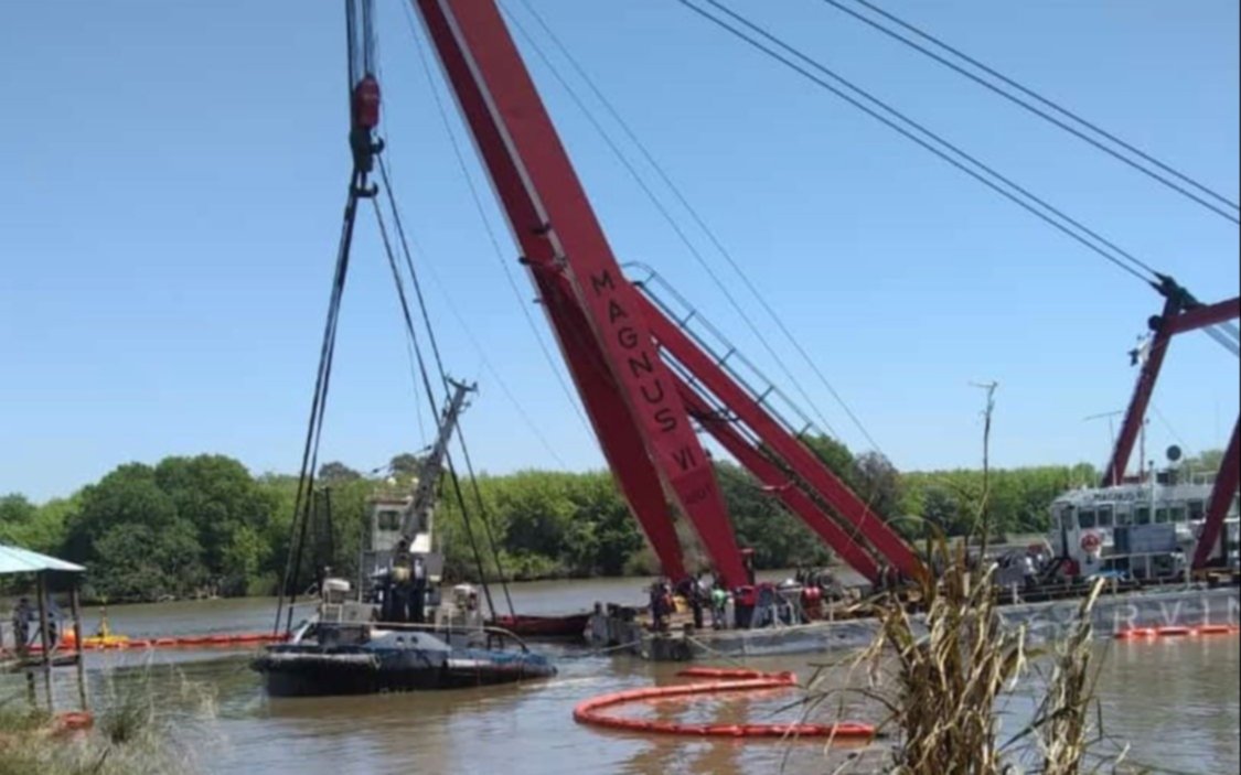 Avanza reflotamiento del remolcador que se hundió en las inmediaciones del Puerto La Plata