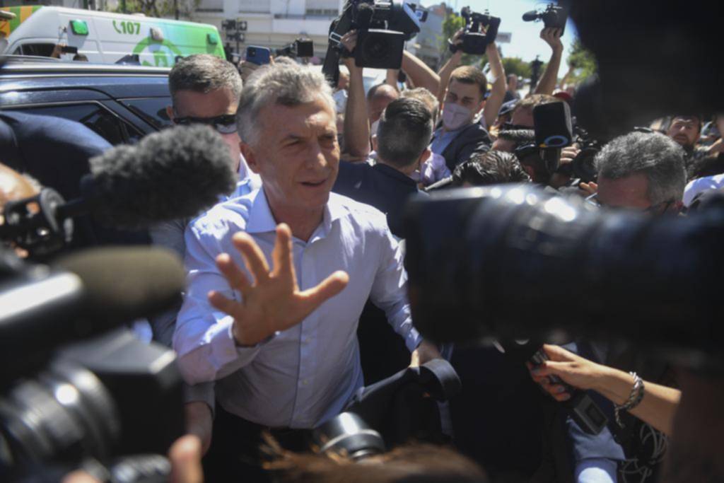 Alberto F. firmó el decreto para que Macri declare