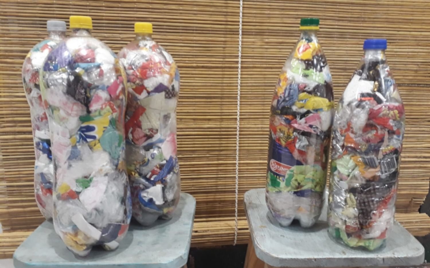 Recolectan plásticos para elaborar ecoladrillos