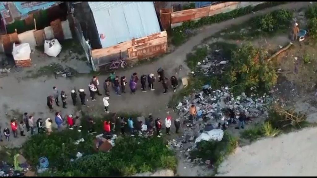 Largas colas en el “shopping” de la droga en Villa Fiorito
