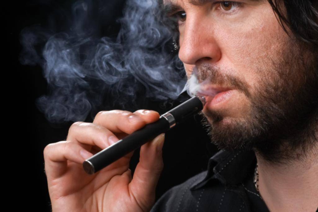 Buscan que el tabaco electrónico tenga prescripción médica
