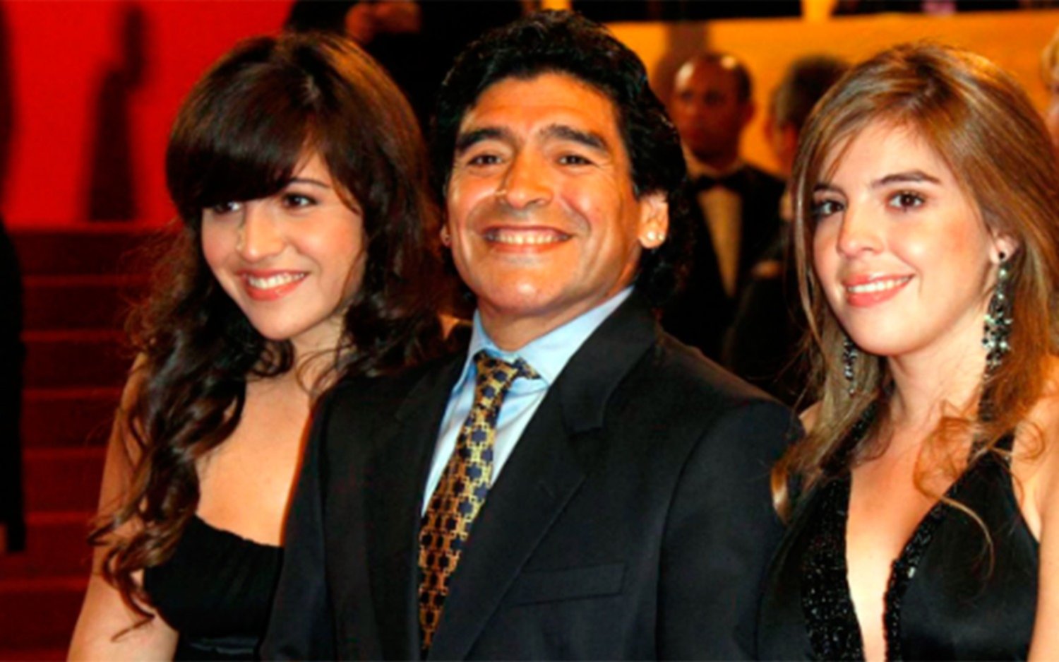 Emotivos mensajes de Claudia Villafañe, Dalma y Gianinna Maradona por el cumpleaños de Diego