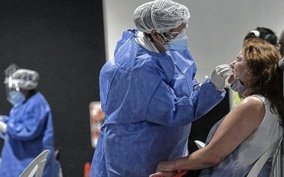 Sábado con 7 muertos y 812 nuevos contagios de coronavirus en Argentina