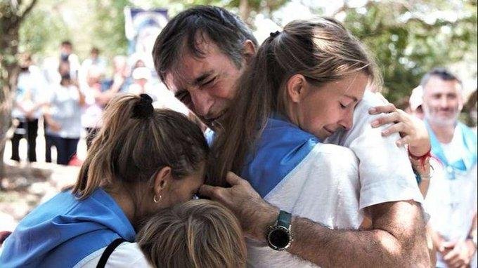 Esteban Bullrich se emocionó hasta las lágrimas en una peregrinación