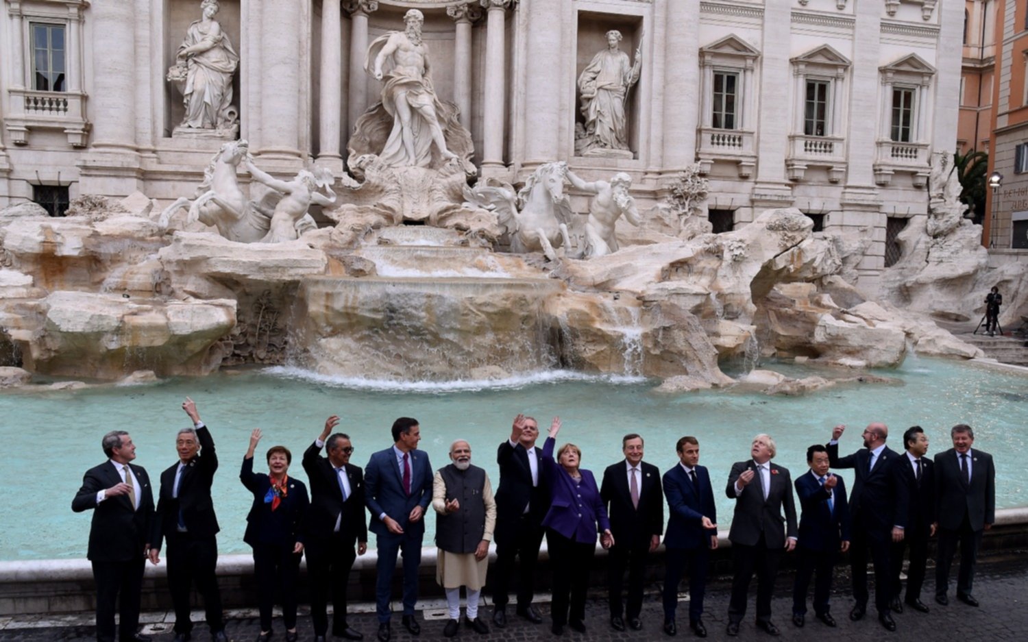Alberto Fernández no asistió a la foto con los líderes del G20 en la Fontana di Trevi