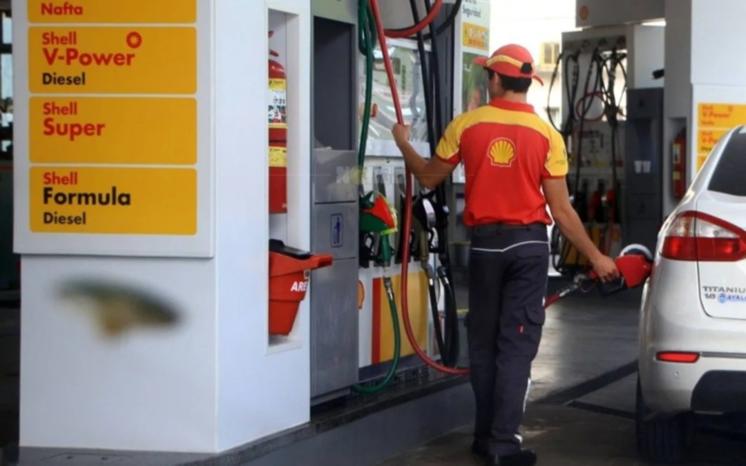 En algunas estaciones de servicio el aumento de los combustibles supera el 4% anunciado por el Gobierno