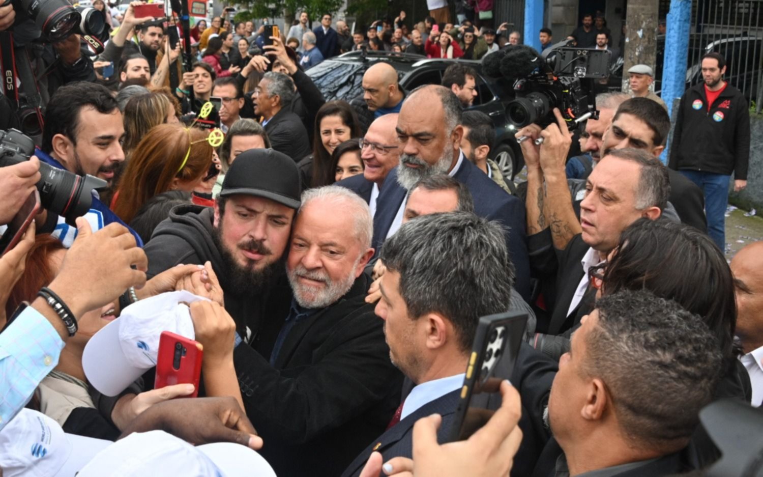 Lula da Silva sacó una amplia ventaja en el exterior