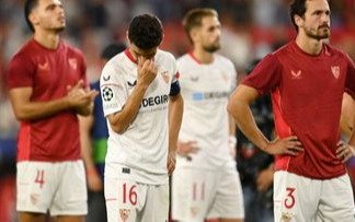 Crisis y cambio: el director técnico argentino que quiere contratar el Sevilla de España