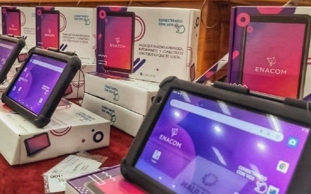 Jubilados de Anses podrán acceder a tablets gratis y a créditos de $300.000: requisitos y cómo pedirlos