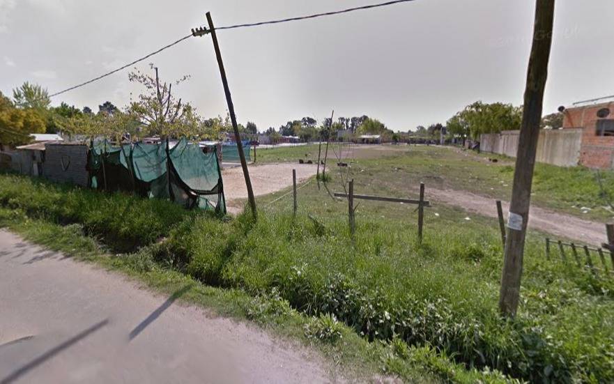 Insólito: denuncian que en un barrio de La Plata alquilan una plaza para partidos de fútbol 