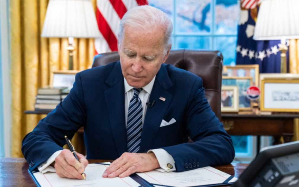 Estados Unidos: Joe Biden indultó a todos los presos condenados por posesión de marihuana