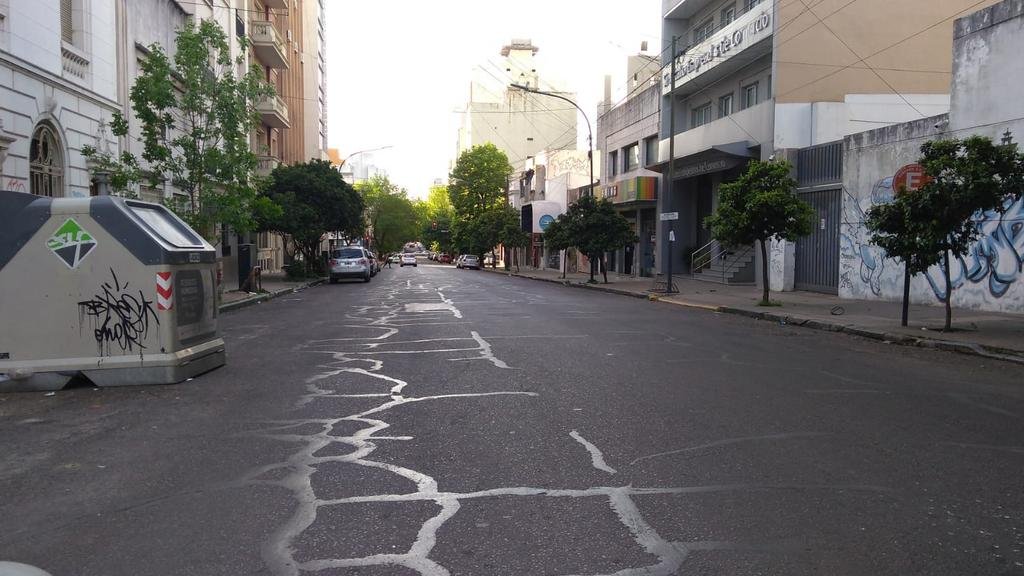 Plazas colmadas y calles vacías en el feriado puente