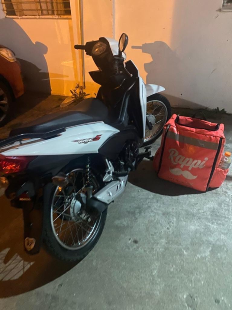 Asaltaban a un repartidor en 115 y 41, llegó la Policía y capturó a un delincuente