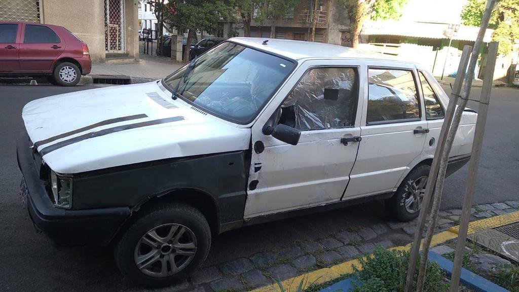 Un hombre resultó herido tras ser embestido por un coche en El Bosque: quedó internado