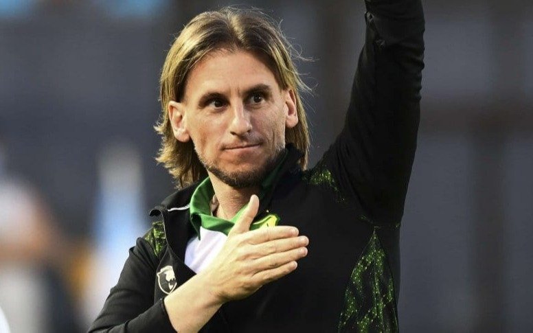 Tres técnicos argentinos en la mira del Santos: Beccacece, el favorito