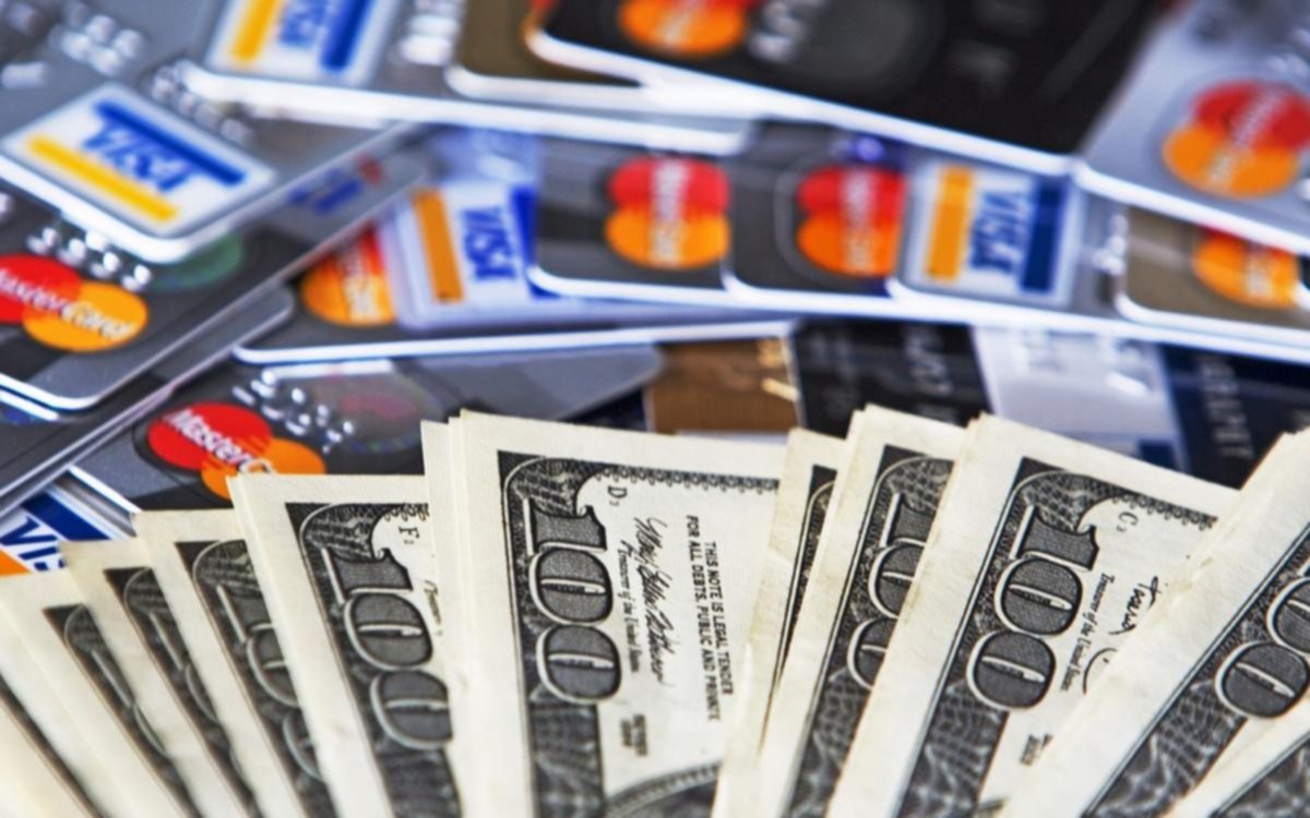 Recargo del 25% para consumos en dólares con tarjeta: la cotización será de $ 314