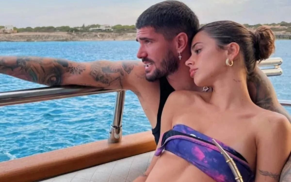 Aseguran que Rodrigo De Paul anunciaría el final de su romance con Tini Stoessel 
