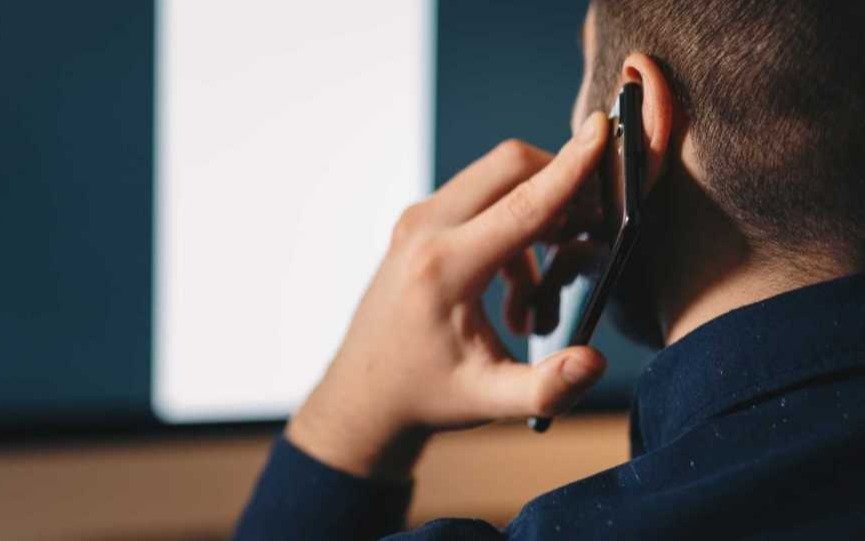 "Vamos a enviarte el dedo de tu hijo en una caja", la amenaza en un falso secuestro virtual en La Plata