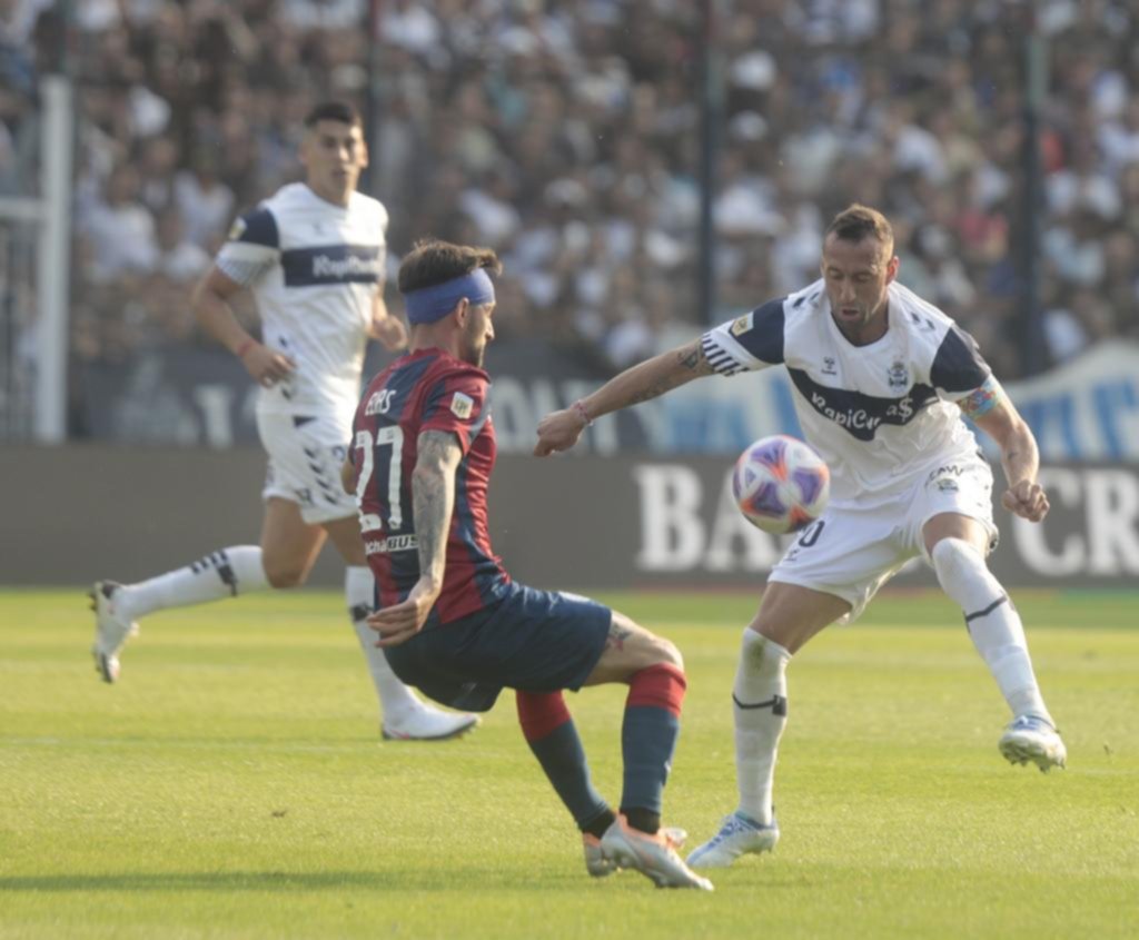 Se pudo haber terminado el año futbolístico para el uruguayo Alemán