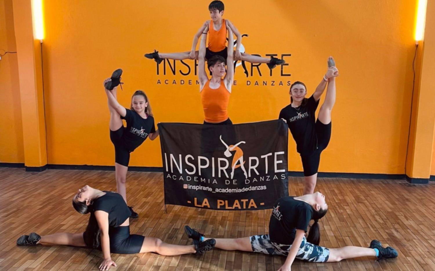 Bailarines platenses representarán al país en Uruguay