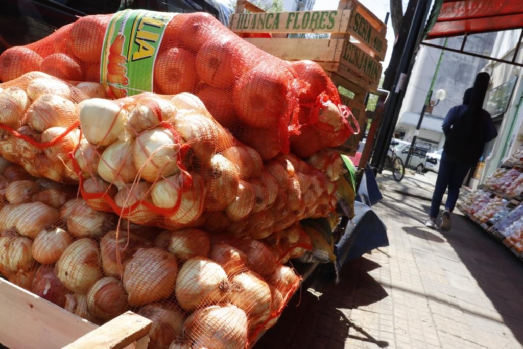 Cebollas y papas a la lista de los lujos, pero habría alivio con la cosecha
