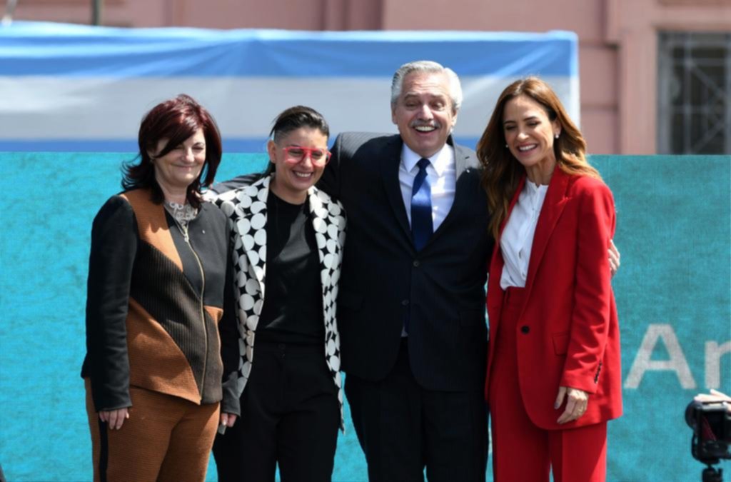 Asumieron las ministras y Alberto pidió la unidad en el oficialismo