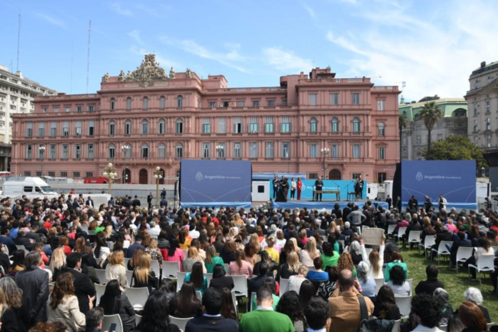 Un acto “desangelado” y un llamado “con gusto a poco”