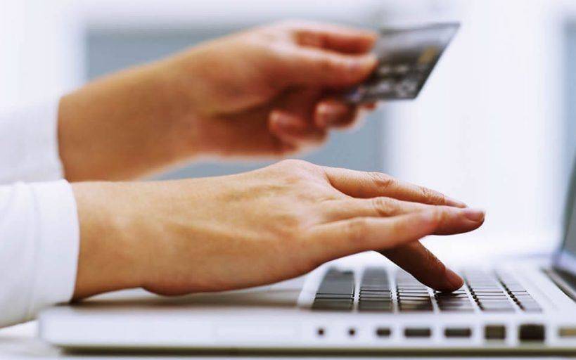 Cómo evitar pagar el 25% extra sobre los consumos mayores a 300 dólares