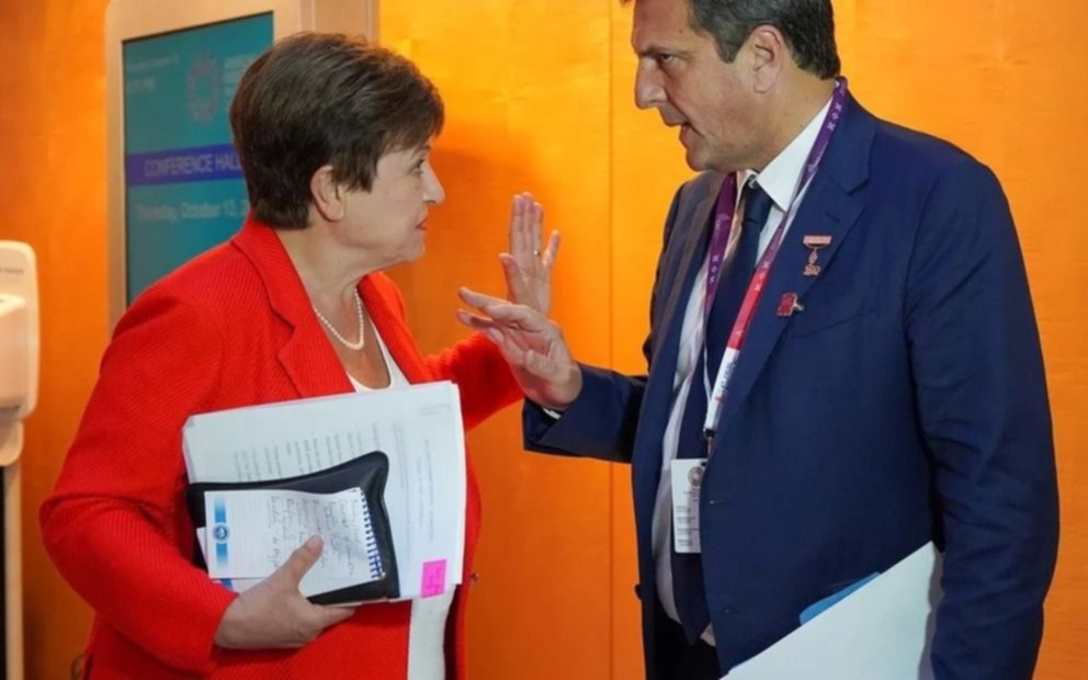 Nuevo llamado de atención del FMI al Gobierno por la disparidad de tipos de cambio