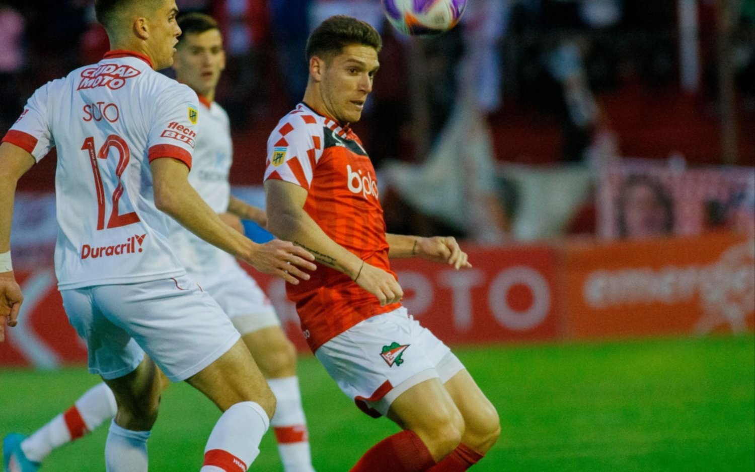 Estudiantes volvió a jugar mal de visitante y perdió ante Huracán 3 a 1, resignando el sueño de volver a la Libertadores