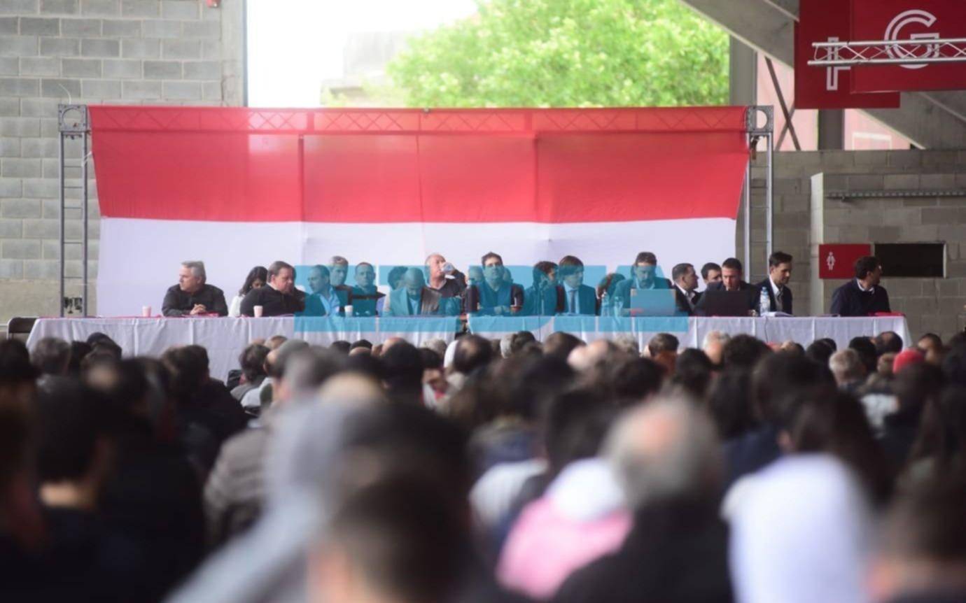 Los socios de Estudiantes aprobaron por unanimidad la Memoria y el Balance del ejercicio 2021-2022