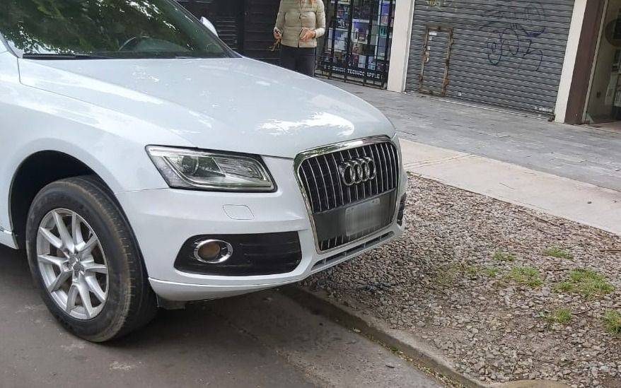 Nuevo capítulo del "estacioná donde quieras": el fin de semana, es un verdadero caos