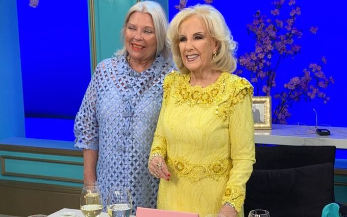 Elisa Carrió se sentó en la mesa de Mirtha Legrand y habló del momento del país: "Lo que viene es terrible"