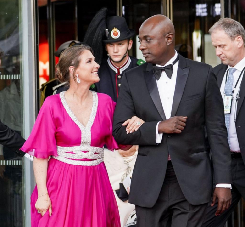 La princesa y el chamán, un romance atípico del que Noruega desconfía