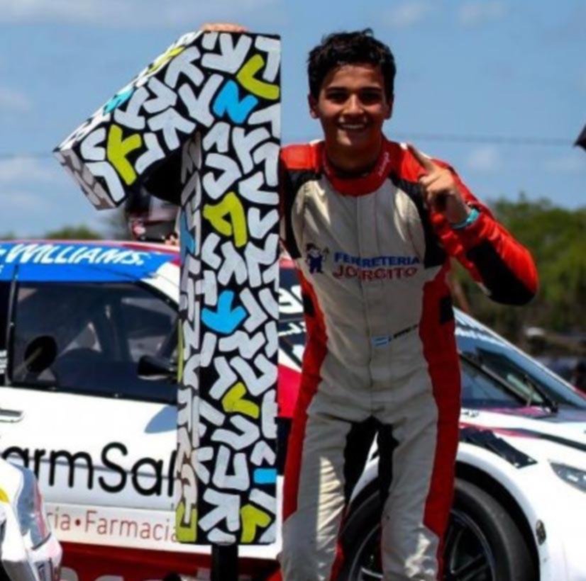 Demoledor triunfo de Jorge Barrio en el Top Race V6