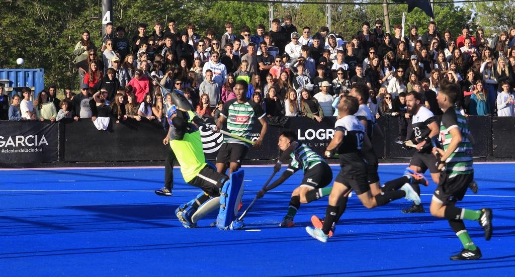 Santa Bárbara “A” goleó en el clásico y se ilusiona con la permanencia