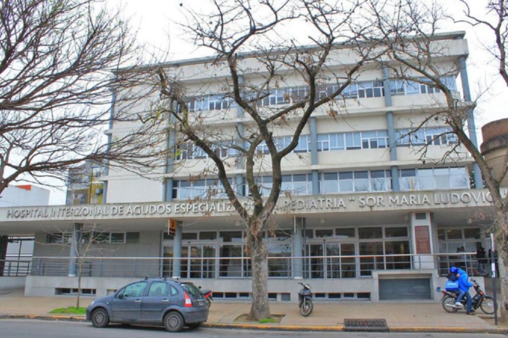 Nuevo abrazo y marcha por el Hospital de Niños
