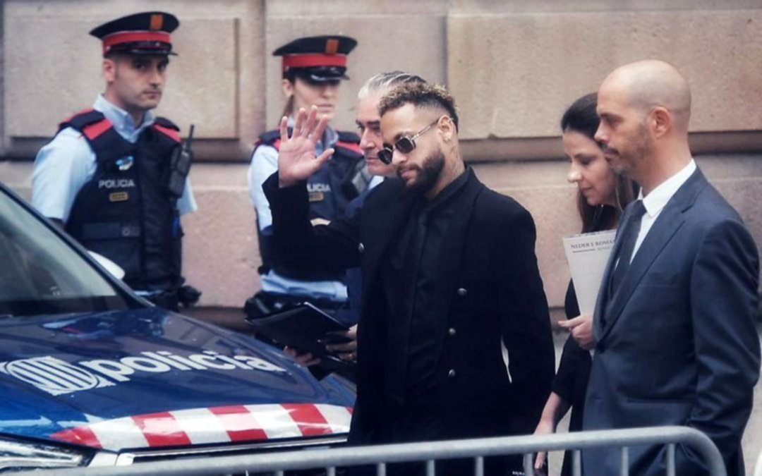 A un mes del comienzo del Mundial de Qatar, arranca el juicio que podría mandar a la cárcel a Neymar