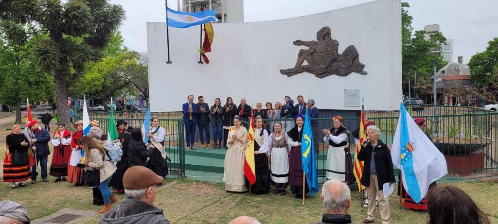 Autoridades y vecinos celebraron en La Plata el Día Nacional de España