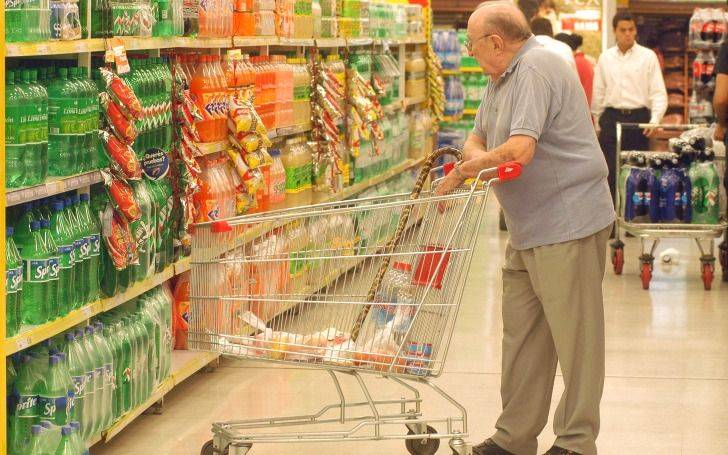 La canasta básica aumentó 7,1% en septiembre y una familia necesitó $128.214 para no ser pobre