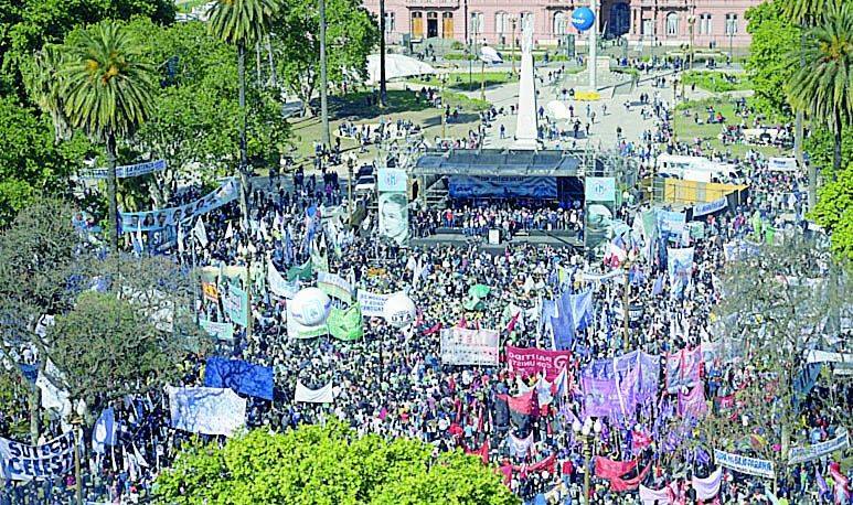 Con el PJ visiblemente fragmentado, surge una posible división electoral