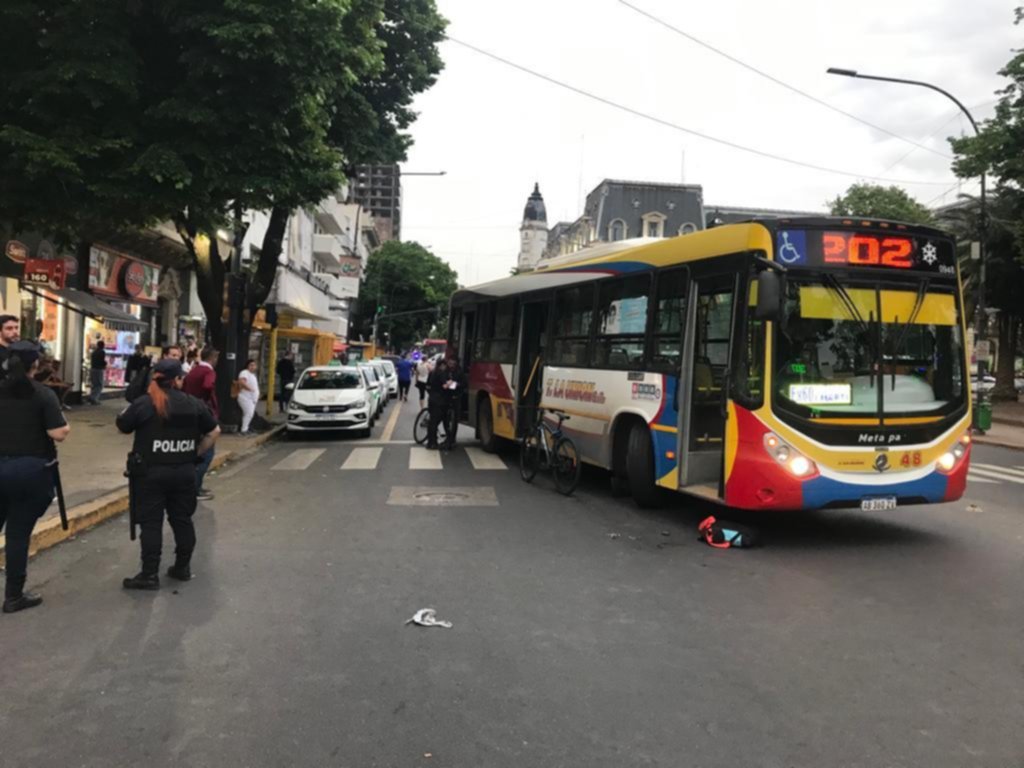 Conmoción en La Plata: quién era el ciclista que perdió la vida en 7 y 51 tras ser atropellado por un micro